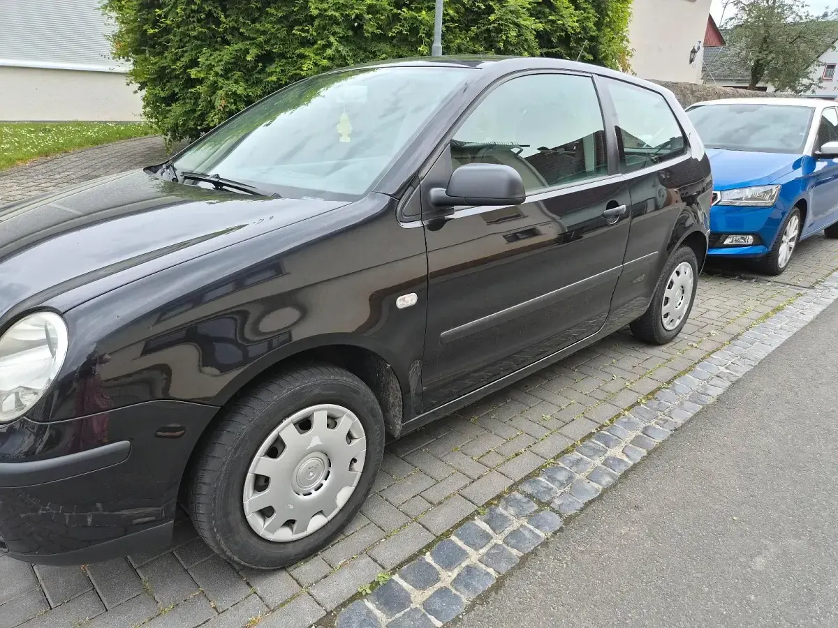 Gebraucht VW Polo 64 PS (47 kW) 2003 Schwarz Kleinwagen