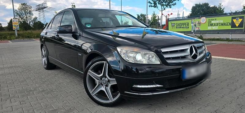 Schwarz Gebraucht 2010 Mercedes C200 Limousine | 10.000 € (Etwas zu teuer) - Bild 1/4