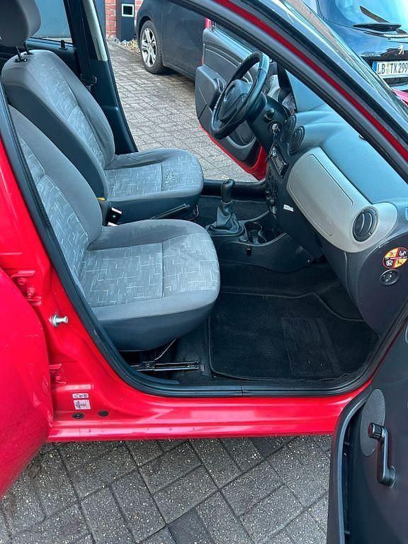 Rot Gebraucht 2009 Dacia Sandero Basis Limousine | 1.650 € (Guter Preis) - Bild 1/4
