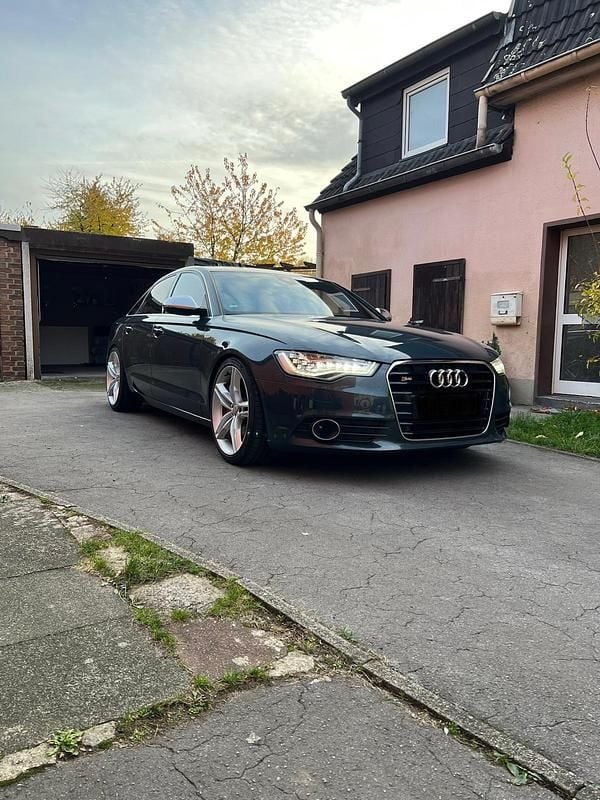 Second-hand Audi S6 435 CP (319 kW) 2011 Berlinǎ