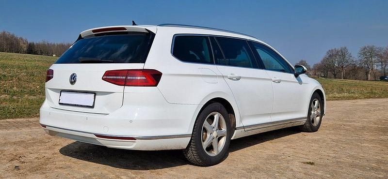 Gebraucht VW Passat Highline 150 PS (110 kW) 2015 Weiß Kombi