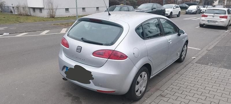 Silber Gebraucht 2006 Seat Leon Limousine | 3.950 € (Etwas zu teuer) - Bild 1/4
