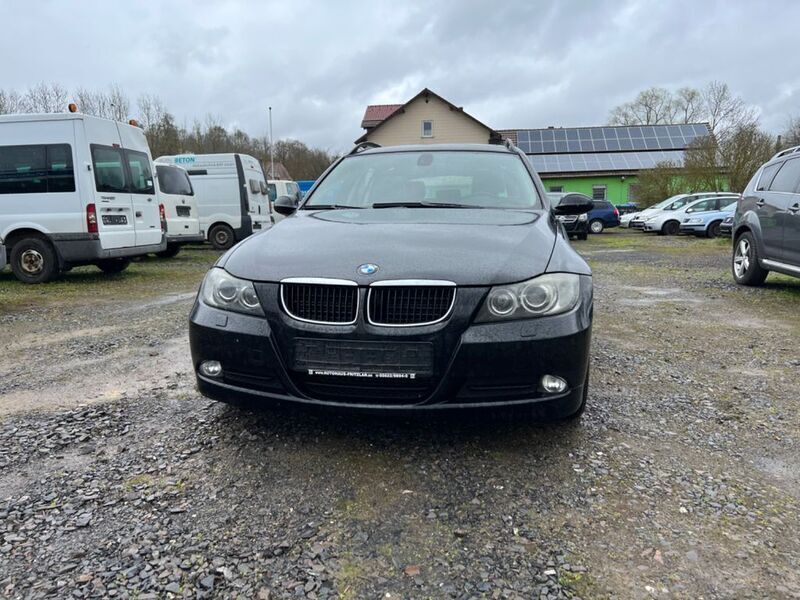 Gebraucht BMW 318 143 PS (105 kW) 2008 Schwarz Kombi