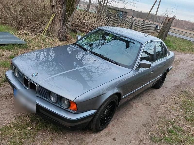Gebraucht BMW 528 207 PS (152 kW) 1993 Grau Limousine