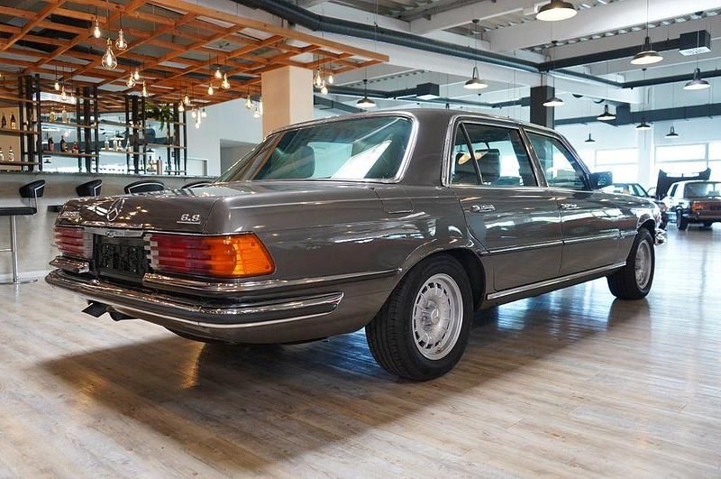 Gebraucht Mercedes 450 286 PS (210 kW) 1977 Grau Limousine