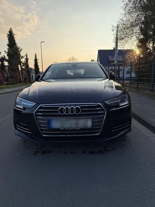 Usata Audi A4 Design 150 CV (110 kW) 2017 Blu Station wagon