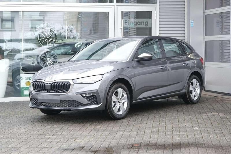 Neu Skoda Scala Selection 116 PS (85 kW) 2025 Graphite grau metallic Kleinwagen