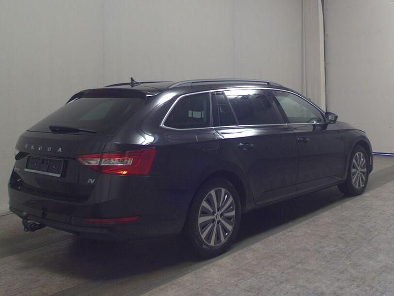 Gebraucht Skoda Superb Ambition 218 PS (160 kW) 2022 Schwarz Kombi