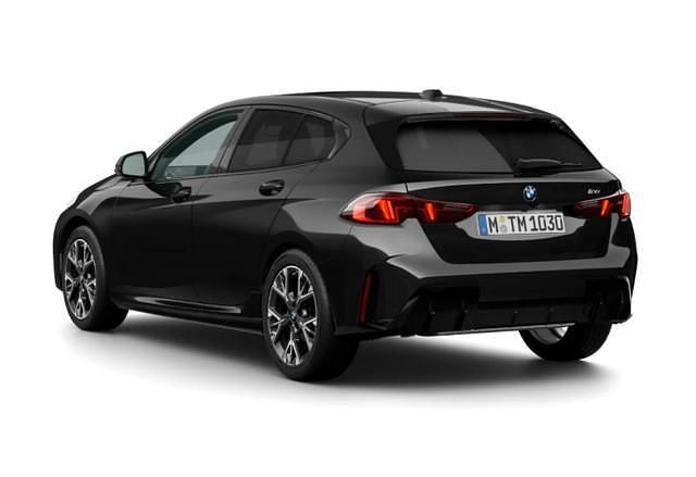 Saphirschwarz metallic saphirschwarz metallic Neu 2025 BMW 120 M Sport Kleinwagen | 37.680 € (Fairer Preis) - Bild 1/3