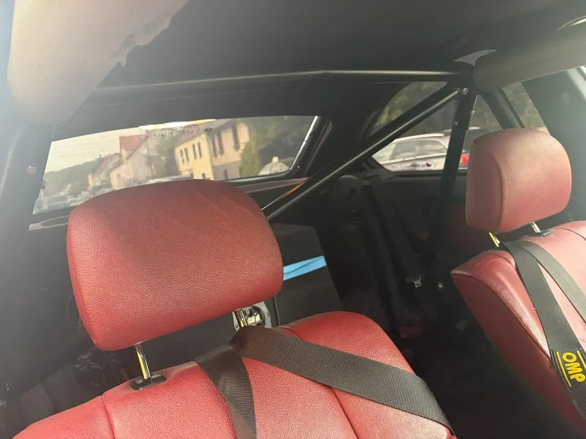 Gebraucht BMW 325 192 PS (141 kW) 2001 Rot Kleinwagen
