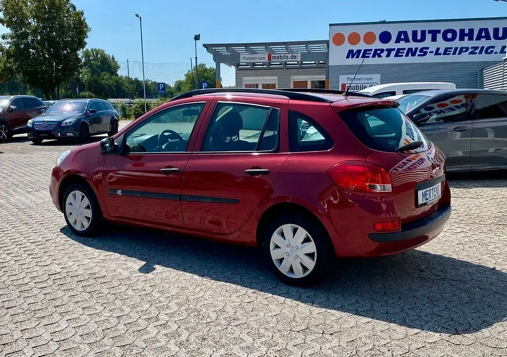 Gebraucht Renault Clio II Authentique 75 PS (55 kW) 2009 Rot Limousine