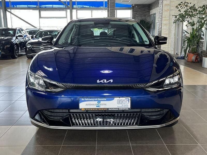 Second-hand Kia EV6 Air 167 kW (228 CP) 2023 Albastru SUV