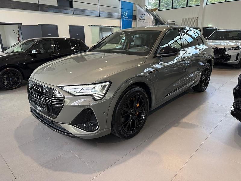 Gebraucht Audi e-tron Black Edition 300 kW (408 PS) 2022 Grau SUV