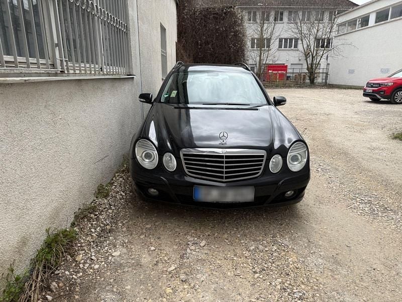 Gebraucht Mercedes E220 Elegance 170 PS (125 kW) 2009 Schwarz Kombi