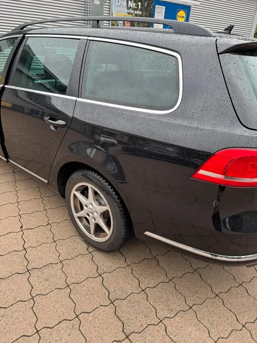 Gebraucht VW Passat 140 PS (102 kW) 2012 Schwarz Kombi