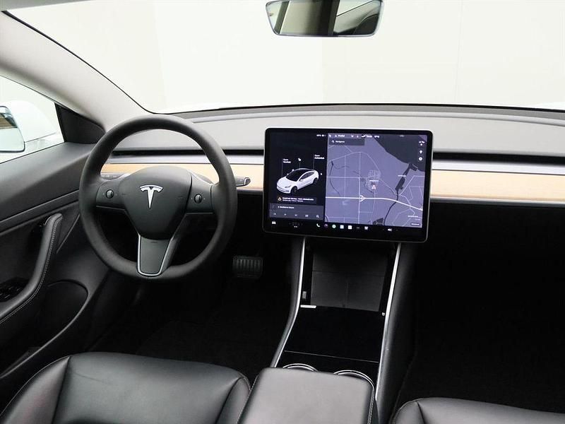 Gebraucht Tesla Model 3 Standard Range 225 kW (306 PS) 2020 Weiß Limousine