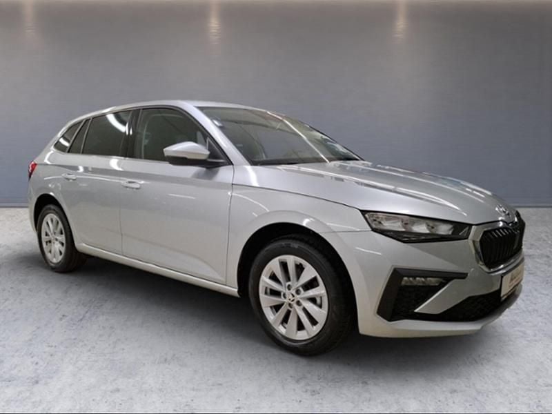 Neu Skoda Scala Selection 116 PS (85 kW) 2025 Silber Kleinwagen