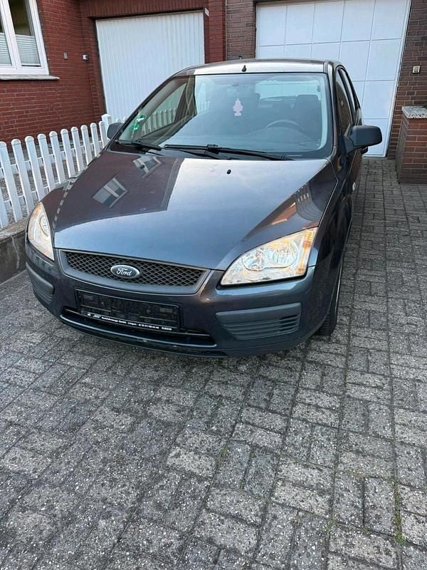 Gebraucht Ford Focus 109 PS (80 kW) 2006 Grau Limousine