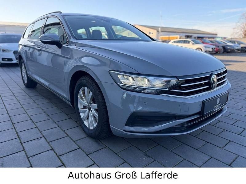 Gebraucht VW Passat 150 PS (110 kW) 2024 Grau Kombi
