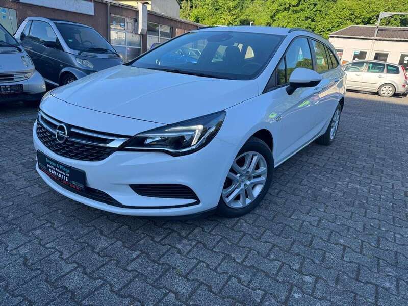Schneeweiss/summitwhite/arctic Gebraucht 2018 Opel Astra Edition Kombi | 10.995 € (Etwas zu teuer) - Bild 1/4