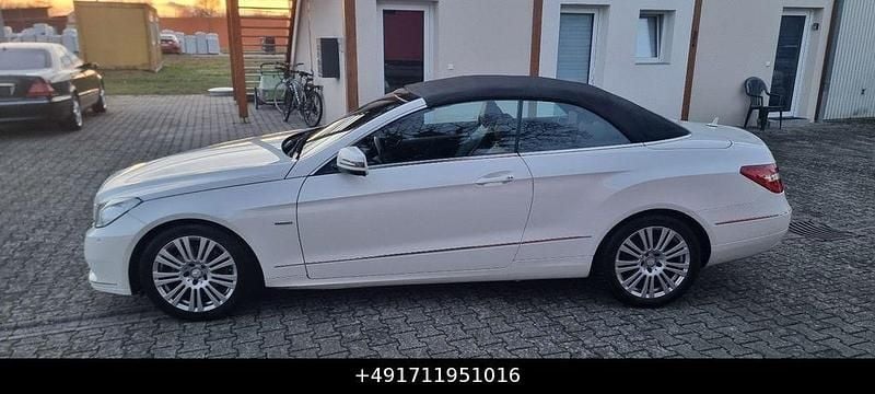 Gebraucht Mercedes E220 170 PS (125 kW) 2011 Weiß Cabrio