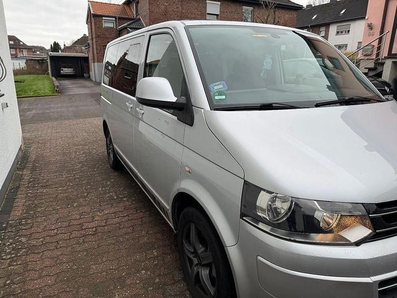 Gebraucht VW Multivan Highline 179 PS (131 kW) 2010 Grau Van