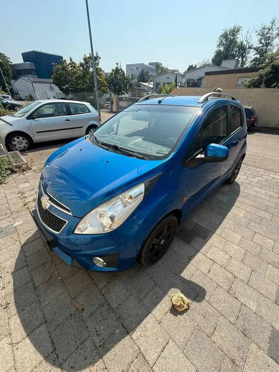 Gebraucht Chevrolet Spark 80 PS (58 kW) 2012 Blau Kleinwagen