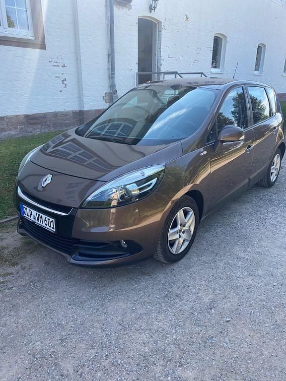Braun Gebraucht 2012 Renault Scénic III Van / Kleinbus | 5.000 € (Fairer Preis) - Bild 1/4