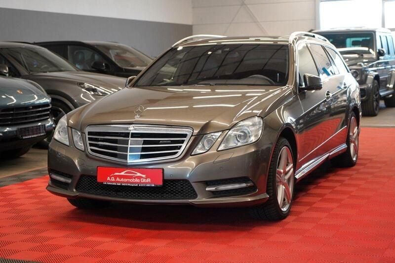 Grau Gebraucht 2012 Mercedes E500 AMG Kombi | 9.950 € (Fairer Preis) - Bild 1/4