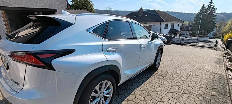 Gebraucht Lexus NX300h 197 PS (144 kW) 2017 Weiß SUV