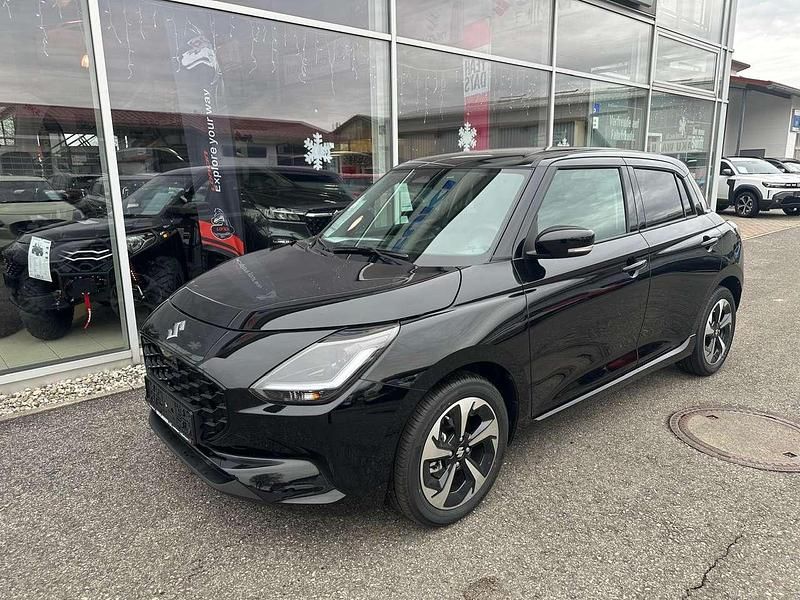 Neu Suzuki Swift Comfort+ 83 PS (61 kW) 2025 Super black pearl met... Kleinwagen