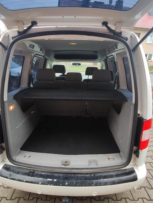Second-hand VW Caddy 109 CP (80 kW) 2009 Alb Monovolum