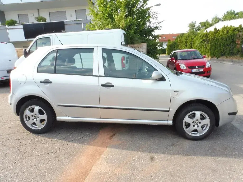 Gebraucht Skoda Fabia Elegance 75 PS (55 kW) 2001 Silber Limousine