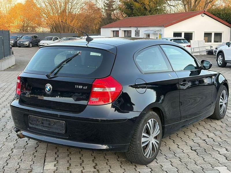Gebraucht BMW 116 Advantage 116 PS (85 kW) 2010 Schwarz Kleinwagen
