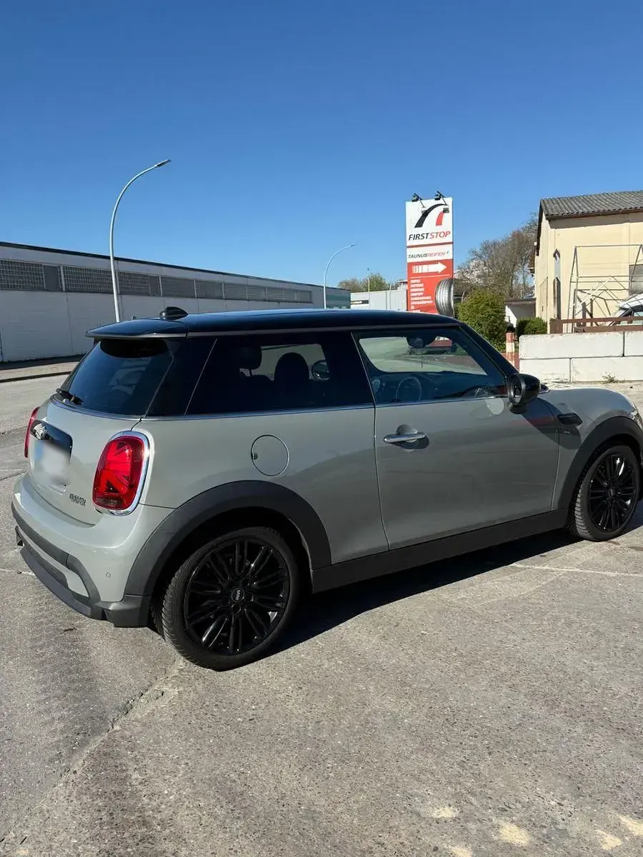 Używany Mini Cooper 136 KM (100 kW) 2021 Szary Hatchback