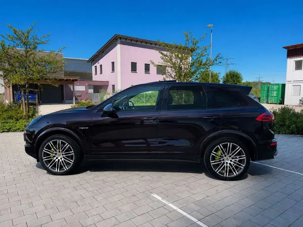 Gebraucht Porsche Cayenne Platinum Edition 333 PS (244 kW) 2016 Violett SUV