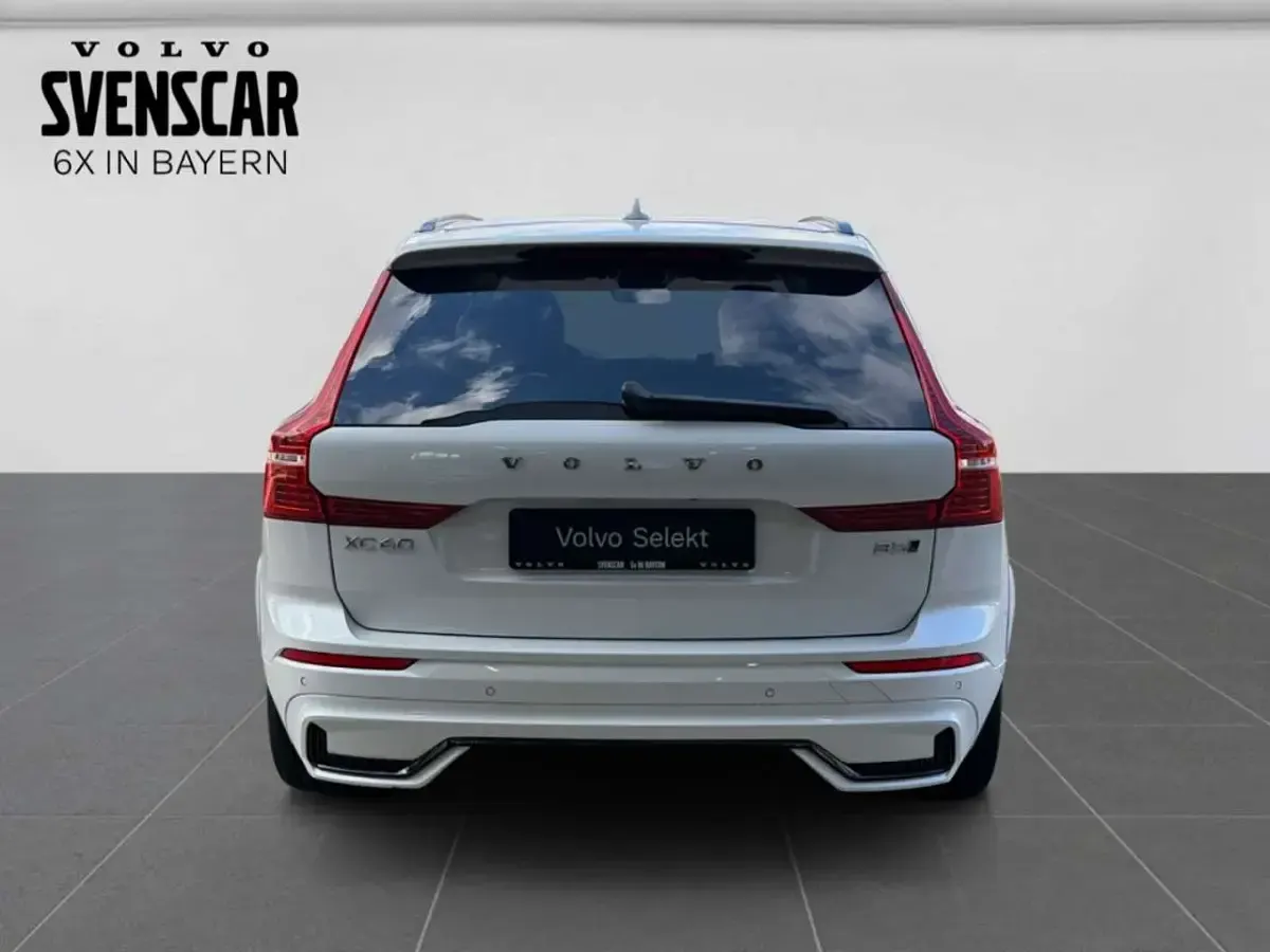 Gebraucht Volvo XC60 Ultra 250 PS (183 kW) 2024 Crystal white / metallic SUV