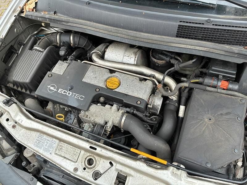 Silber Gebraucht 2003 Opel Zafira Van / Kleinbus | 850 € - Bild 1/4