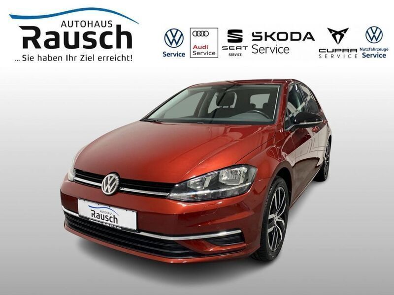 Cranberry red (rot) Gebraucht 2019 VW Golf VII IQ Drive Limousine | 16.850 € (Guter Preis) - Bild 1/4