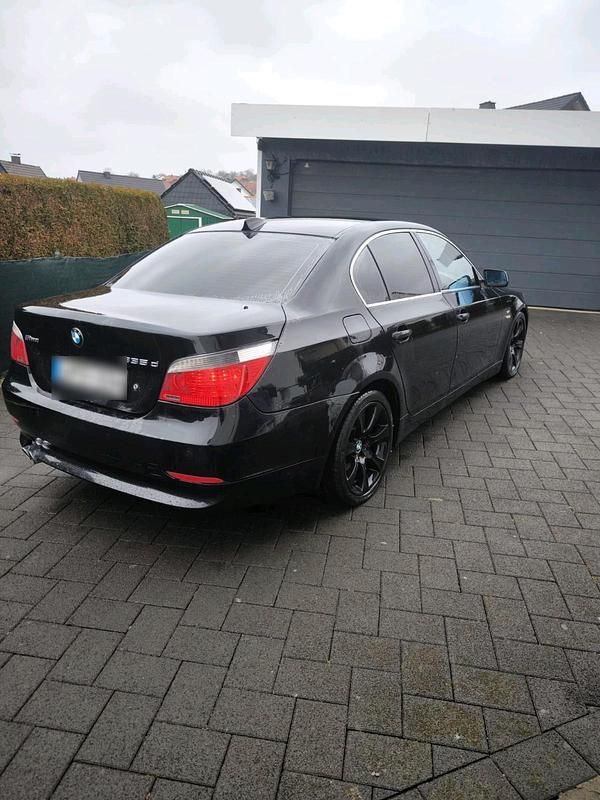 Second-hand BMW 535 2005 Negru Berlinǎ