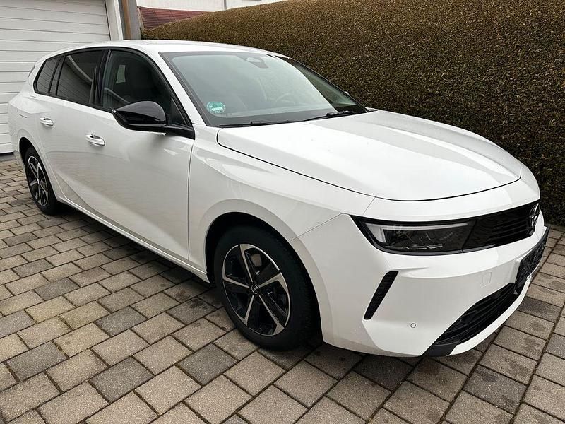 Gebraucht Opel Astra Edition 131 PS (96 kW) 2024 Weiß Kleinwagen