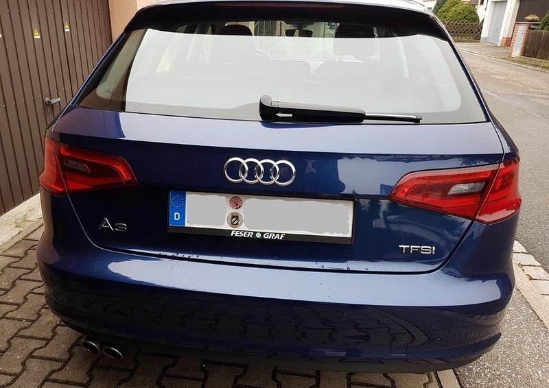 Gebraucht Audi A3 92 PS (67 kW) 2016 Blau Kleinwagen