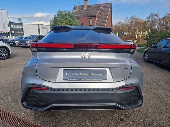 Gebraucht Toyota C-HR Team 140 PS (102 kW) 2024 Silver metallic / black SUV