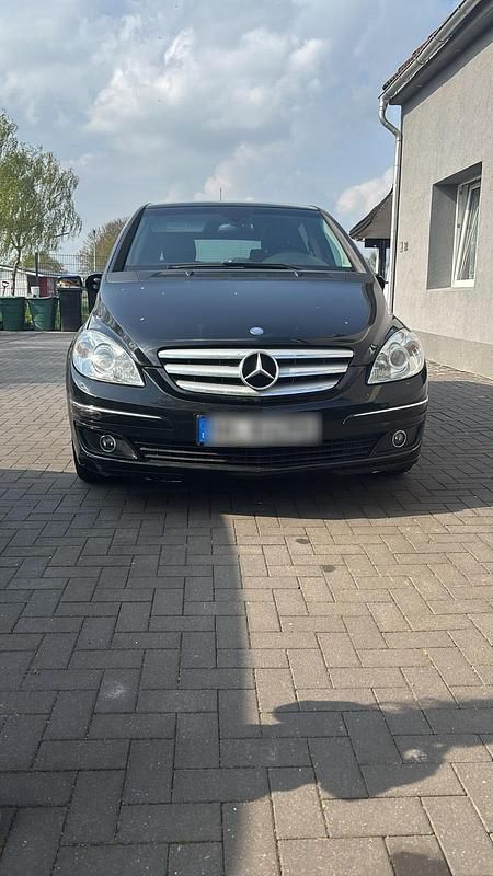 Schwarz Gebraucht 2007 Mercedes B180 Van / Kleinbus | 2.470 € (Superpreis) - Bild 1/4