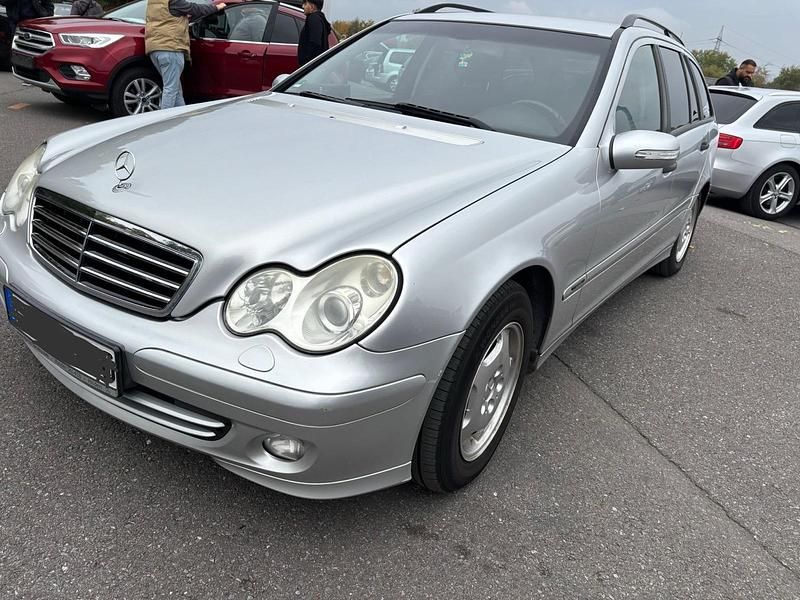 Silber Gebraucht 2004 Mercedes C220 Kombi | 1.580 € (Fairer Preis) - Bild 1/4
