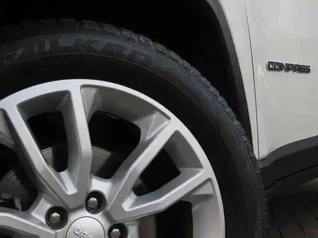 Gebraucht Jeep Compass 150 PS (110 kW) 2021 Weiß SUV