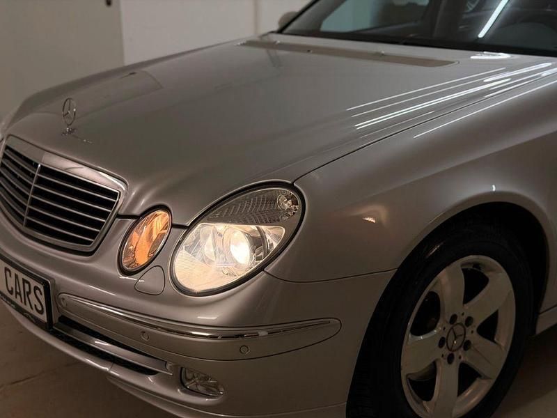 Gebraucht Mercedes E240 177 PS (130 kW) 2002 Silber Limousine