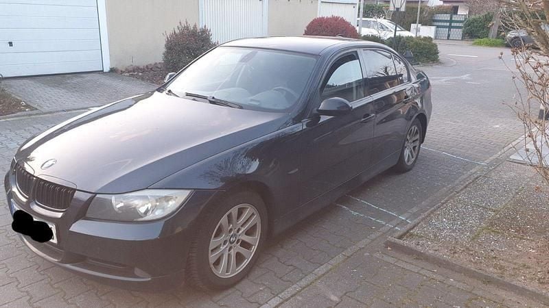 Gebraucht BMW 318 129 PS (94 kW) 2007 Schwarz Limousine