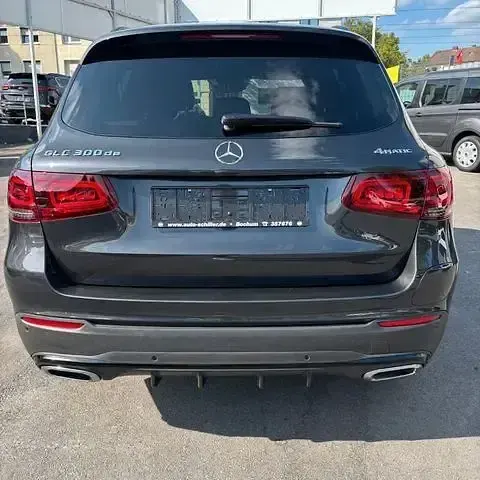 Second-hand Mercedes GLC300e AMG 194 CP (142 kW) 2022 Gri SUV