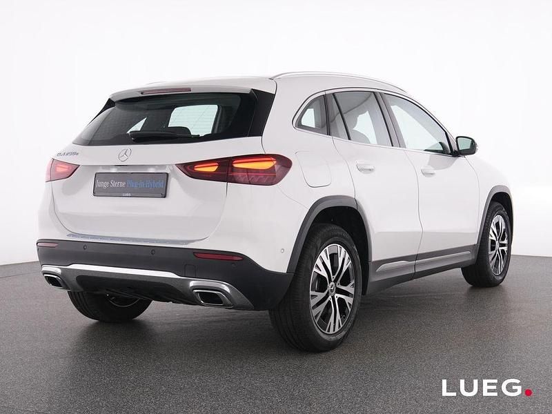 Gebraucht Mercedes GLA250 Progressive 218 PS (160 kW) 2025 Weiß SUV